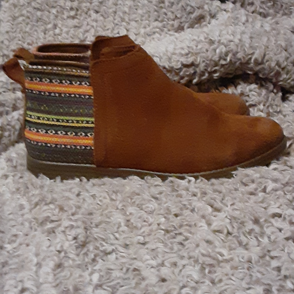 Tom's shoes